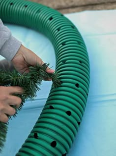 Decoracion Navidad Diy, Christmas Wreath Designs, Outdoor Christmas Wreaths, Large Christmas Wreath, Hgtv Shows, Drainage Pipe, Front Porch Christmas Decor Ideas, Porch Christmas Decor Ideas, Christmas Decor Ideas Diy