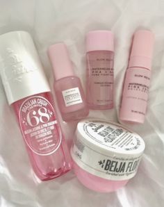 Profumo Victoria Secret, Makeup Bag Essentials, Flot Makeup, Shower Skin Care, Perfect Skin Care Routine, Perfume Lover