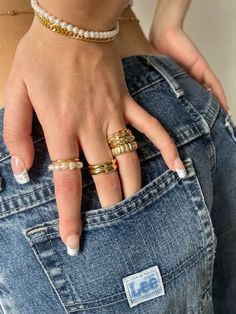 Evry Jewels, Luxe Jewelry, Jewelry Accessories Ideas, Dope Jewelry, Classy Jewelry, Jewelry Essentials, Stacked Jewelry, Jewelry Lookbook, Mode Inspo