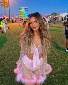 Neon Pink Rave Outfits, Rave Babe Outfits, Pink Festival Outfit, Rave Festival Outfit Ideas, Pink Rave Outfit, Rave Party Outfit, Rave Ideas, Halloween Fits, Rave Fit