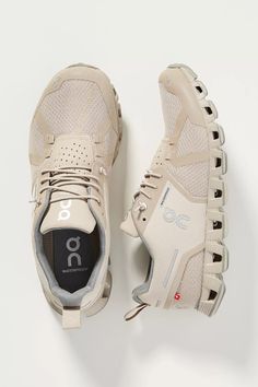 Sneaker 2022, Cute Running Shoes, Anthropologie Holiday, Holiday Wishlist, Shoe Technology, Waterproof Sneakers, Professional Athlete, Workout Shoes