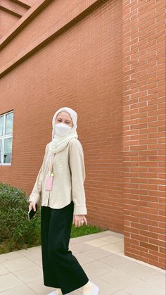 Outfit Go To Class Hijab, Class Outfits Hijab, Campus Outfit Hijab, Outfit Campus, Campus Outfit, Summer Shopping, Muslim Outfits Casual, Hijab Style Casual, Hijabi Fashion Casual