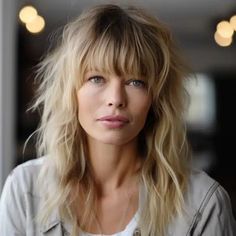 Shaggy Waves with Choppy Bangs Mid Length Hairstyles For Women Over 50 With Bangs, Coupe Shag, Razored Hair, 2024 Haircuts, Wolf Hair, Bed Aesthetic, Rocker Hair