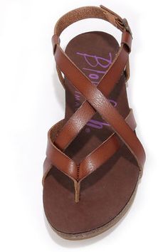 Cute Dresses, Trendy Tops, Fashion Shoes & Juniors Clothing Roman Sandals, Travel Outfits, Shoes Summer, Junior Outfits, Crazy Shoes, Brown Sandals, Shoe Obsession, Browning