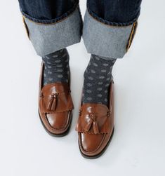 Professor Style, Loafers And Socks, Socks Outfit, Eccentric Style, Loafers Outfit, Loafers Style, Vintage Casual, Penny Loafers, Ballerinas