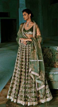 Sabyasachi Mehndi Lehnga, Sabiya Sachi Lehenga, Sabyasachi Firdaus, Sari Bride, Sabyasachi Dresses