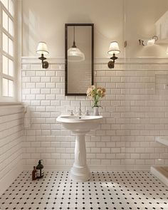 Vintage Style Shower Tile, New Vintage Bathroom, Classic White Tile Bathroom, 1920 Inspired Bathroom, Modern Vintage Bathroom Ideas Master Bath, 1900's Bathroom Ideas, Small Colonial Bathroom, 1900 Bathroom Ideas, Retro Bathroom Tile Ideas