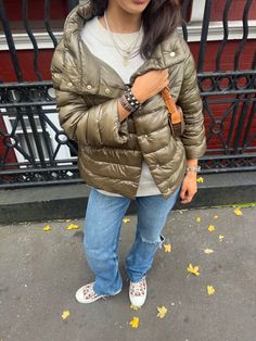 Winter Outfits Puffer Jacket, Stockholm Stil, European Fashion Summer, Stockholm Style, Stockholm Fashion, Fall Fits, Material Girls, Fashion Killa, European Fashion