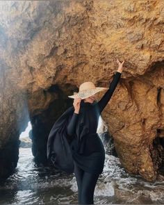 Beach Hijab, Beach Photo Inspiration, Estilo Hijab, Beach Instagram Pictures