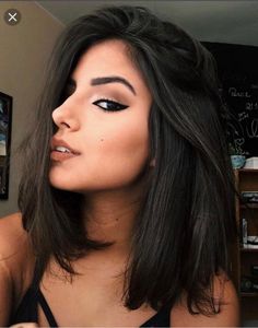 Love this cut! Straight Lob, Lob Bob, 2019 Hairstyles, Peruvian Straight Hair, Cortes De Cabello, Hairstyles Straight, Bob Cuts, Straight Weave Hairstyles, Short Straight Hair