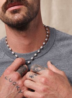 925 Oxidized Sterling Silver Gray Pearls Necklace for Men Necklace WE ARE ALL SMITH: Men's Jewelry & Clothing. Men In Pearls, Pearl Necklace Men, Grey Pearl Necklace, The Comfort Zone, Stainless Bracelet, Basic Jewelry, Pearls Necklace, Jewelry Style, Handmade Jewelry Gift