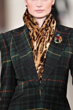 Tartan Fashion, Ralph Lauren Fall, Plaid And Leopard, Look Retro, Ralph Lauren Style, Ralph Lauren Collection, Alexa Chung, Blake Lively