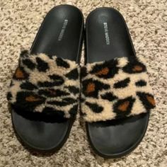 Steve Madden Sz 11 Fuzzy Cheetah Slide Sandals Never Worn Trendy Leopard Print Sandals With Round Toe, Trendy Leopard Print Round Toe Sandals, Shoes Steve Madden, Slides Slippers, Steve Madden Shoes, Slide Sandals, Flat Shoes Women, Loafer Flats, Tiara