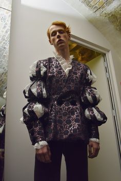 Baroque Fashion Runway, Campy Fashion Men, Men Haute Couture, Mens Runway Fashion, Romeo Y Julieta, Ava Max