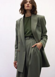 Women Pants Suits Prom, Prom Dress With Suit Jacket, Green Suit Ideas Women, Green Prom Suit Women, Monochrome Suit Women, Olive Suit Women, Green Pantsuit Women, Dark Green Suit For Women, Gala Suit Women