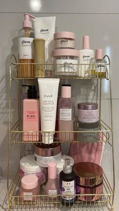 Organization For Room, Aesthetic Beauty Products, Pink Skin Care, Truly Aesthetic, Hygiene Shopping, Shower Care, Aesthetic Skin Care, Penyimpanan Makeup