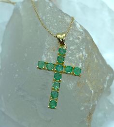 Emerald Gold Necklace - Gold Cross Necklace - Gold Cross Necklace Women - Natural Emerald - 18k Gold Cross - Emerald Cross - Cross Necklace *100% natural emerald *18k solid gold *solid gold (NOT plated) *pendant length: 3 cm. - 1,5 cm. *emerald: 11 pcs. *emerald size: 3 mm. Emerald Cross Pendant, Green Cross Necklace, Emerald Cross Necklace, Yellow Gold Emerald Pendant Necklace With Diamond Cut, Yellow Gold Cross Pendant Necklace With Gemstone, Emerald Cross, Green Engagement Rings, Cross Necklace Women, Chunky Gold Chain