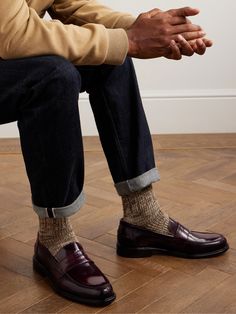 DESIGNED BY MR PORTER. It's wise to invest in a quality pair of penny loafers you can dress up or down, like Mr P.'s 'Scott' style. They're made from polished burgundy leather and stitched at the classic split apron toes. Wear them with low-cut socks. Burgundy Loafers Outfit, Penny Loafers Men Outfit, Casual Sneakers For Men, Loafers Men Outfit, Red Loafers, Mens Leather Loafers, Penny Loafers Men, Loafers Outfit, Mr P