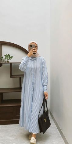 Tunik Modern, Korean Style Hijab, Hijab Fashion Summer, Hijab Simple, Modest Dresses Fashion, Outfits Hijab, Casual Ootd, Trendy Shirt Designs