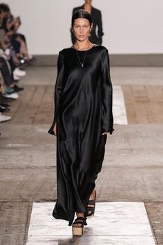 Supermodel Fashion, Spring 2023 Ready To Wear, Ports 1961, 2023 Ready To Wear, Spring Summer 2023, Miuccia Prada