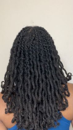 Black woman with dreadlocks Healthy Locs Black Women, Jet Black Locs, 4c Locs, Woman With Dreadlocks, Dreadlocks Hair Care, Loc Goddess, Locs Journey, Loc Inspiration, Hair Maintenance Tips