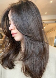 âs Style Asian Medium Hairstyle Mid Length Butterfly Cut, Buterfluffy Haircut Long Hair Straight, Cute Haircuts For Medium Hair, Butterfly Haircuts, Layered Shag, Haircuts Women, Butterfly Haircut, Haircut 2024, Butterfly Cut