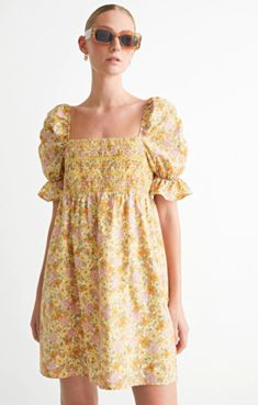 Shop The Smocked Trend That You're Going To Wear All Summer Smocked Clothes, Summer Day Dresses, Puff Sleeve Mini Dress, Zara Girl, Dress Yellow, Organic Cotton Fabric, Mini Dress Shop, Fashion Story, Tea Dress