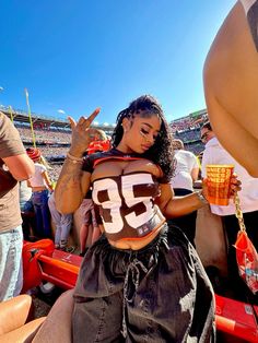 Diy Football Jersey, Nfl Game Day Outfit Woman, Basketball Game Outfit Women, Jersey Corset, College Gameday Outfits, Homecoming Outfit, Tailgate Outfit, Southern Outfits, Football Game Outfit