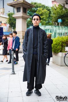 Japanese Coat Fashion, Japanese Street Style Minimalist, Black Kimono Outfit, Japanese Coat, Trans Masc, Japanese Fashion Designers, Japanese Street Style