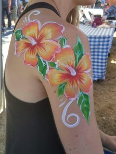 Hibiscus Flower Hawaii Face Paint, Back Painting Body Art, Arm Paint Ideas, Face Painting Images, Face Painting Flowers, Mime Face Paint, Face Painting Tips, Adult Face Painting, Girl Face Painting