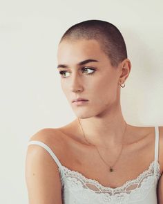 Women With Buzz Cut Hairstyles | POPSUGAR Beauty UK #WomensHairstylesLongHairLooks Buzz Haircut, Buzzcut Girl, Tan Skin Blonde Hair, Cut Hairstyles, Woman Shaving