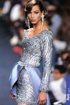 Nineties Supermodels, 90's Supermodels, Blue Runway, Sophie Dahl, Metallic Fashion, Costume Inspirations, Bouchra Jarrar, Super Models, Style Rules