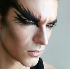 eye makeup, strong cheekbones Bird Makeup, Crow Costume, Drag Make-up, Makeup 2017, Cool Halloween Makeup, Make Up Inspiration, Theatrical Makeup