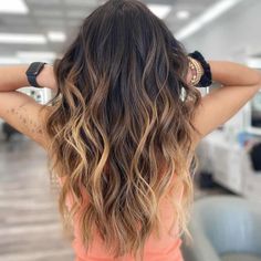 Warm Bayalage On Dark Hair, Dark Long Hair Balayage, Brown Baylage Hair Long, Balyage Long Hair Brunettes Dark Blonde, Summer Hair For Black Hair, Blonde Balayage On Dark Curly Hair, Long Bayalage Hair, Hair For Summer 2023, Dark Roots Caramel Hair Balayage