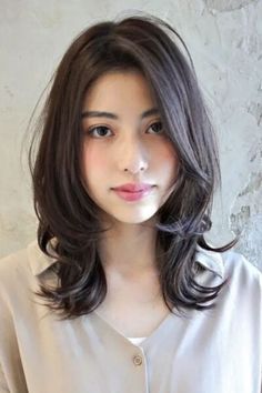 Hair Color Unique, Medium Layered Haircuts, Shoulder Length Hair Cuts, Short Hair With Bangs, Short Hair Cuts For Women