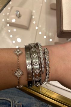 ig @abbyanufoster Van Cleef Bracelet Stack Silver, Vancleefarpels Bracelet Silver, Van Klif Bracelet, Silver Van Cleef Bracelet, Van Cleef Bracelet Silver, Dream Jewelry Silver, Silver Accessories Aesthetic, Van Cleef Stack, Bulgari Serpenti Bracelet