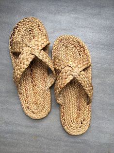 Comfortable Natural Sandals With Round Toe, Comfortable Natural Color Sandals With Round Toe, Casual Braided Sandals In Natural Color, Comfortable Woven Sandals With Round Toe, Comfortable Woven Round Toe Sandals, Natural Woven Sandals With Round Toe, Comfortable Woven Sandals In Natural Color, Closed Toe Jute Sandals For Vacation, Woven Jute Sandals With Round Toe