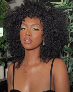 Green Eyeshadow Makeup, Eyeliner Inspo, Makeup Colorful, Inspo Makeup, Summer Makeup Looks, Green Makeup, Glam Makeup Look