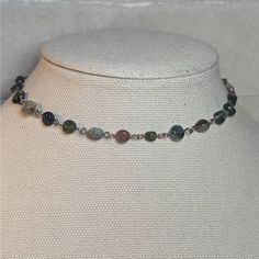 Moss Agate Beaded Choker Crystal Necklace Made With Silver Wire And Measures Approximately 14" And Is Finished With A Stainless Steel Chain With A Lobster Clasp And 1.5" Extension Chain. Silver Necklace Inspiration, Cute Jewelry Necklaces Silver, Guys Beaded Necklaces, Grungy Silver Jewelry, Vintage Crystal Necklace, Diy Bracelets And Necklaces, Crystal Necklaces Ideas, Choker Bead Necklace, Metal Necklace Handmade