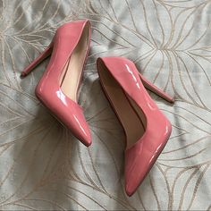 Lovely Blush Pink Patent Leather 4 Inch High Heels. Never Worn! Feminine Pink Court Shoes With 4-inch Heel, Chic Pink High Heel Court Shoes, Pink Spring Heels For Office, Pink Heels For Office In Spring, Pink Heels For Office Spring Season, Pink Heels For Spring Office Wear, Chic Pink Almond Toe Heels, Elegant Pink Court Shoes For Spring, Pink Pointed Toe Feminine Heels