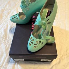 Mojo Moxy Bow Tie Heels In Mint. Brand New With Box. Never Been Worn. Lovely Mint Color! Smoke Free Home. Size 7m Bow Tie Heels, Tie Heels, Green Bow Tie, Green Bows, Mint Color, Puma Sneaker, Bow Tie, Mint Green, Shoes Women Heels