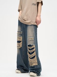 Model is 5ft 10''(178cm) tall, 145 lbs(66kg) weight and wearing a size XL 168cm 59kg wearing a size M - BAGGY (wide straight fit)- Distressed (ripped)- DENIM- 2 colors Wide Leg Black Jeans, Repair Jeans, Look Grunge, Oversized Jeans, Loose Trousers, Outfit Jeans, Patchwork Jeans, Jeans Y2k, Pants Large