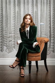 Velvet Pant, Prom Outfit, Lil Pump, Green Suit, Woman Sitting, Woman Suit Fashion, Reference Pictures, Perfect Pant, Prince Albert