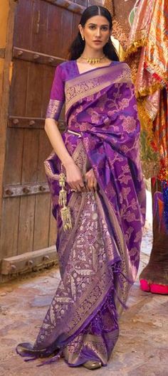 Purple and Violet color Saree in Handloom fabric with Sequence, Weaving work Magenta Silk Saree, Sequins Saree, Sequence Saree, India Style, Handloom Weaving, Purple Saree, Beautiful Sarees, Handloom Fabric, Art Silk Sarees