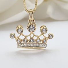 Stunning Solid 14k Yellow Gold 3d Crown Charm Necklace. Get The Set Or Just The Pendant. Perfect For Everyday And Every Occasion. Unique, Elegant And Everlasting. 14k Gold Will Not Tarnish Or Rust. Perfect Gift For Her. Materials: 14k Gold, Cz Size: 19x14mm Pendant Weight: 1.6 Grams (Aprox) Chain Weight: 2 Grams (Aprox) Chain Thickness: 0.9x0.9mm Lenght: 18 Inches 14k Stamped Brand New Fast Shipping For Her Follow Us For More Fine 14k Gold Jewelry Dm Me With All Your Questions I Will Be Happy To Quince Necklace Gold, Belle Necklace, Quince Stuff, Quinceanera Makeup, Music Note Necklace, Genuine Pearl Necklace, Crown Charm, Tanzanite Necklace, Star Necklace Gold