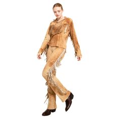 Unleash your inner adventurer with the Ralph Lauren Sport Fringe Leather & Pant Set. Made from suede leather and featuring a bold fringe detail, this set is perfect for the risk-taker who wants to stand out from the crowd. Make a statement and embrace the thrill of the unknown! Condition: Excellent Condition Material: High-quality suede fabric Sleeve Style: Long Sleeves Neckline: Lace Up V-Neck Closure: Lace Up, Side Zipper Details: Lace Up Top, Antique Gold Eyelets, Front Zipper and Hook Closur Top In Pizzo, Risk Taker, Lace Up Top, Suede Pants, Leather Pant, Ralph Lauren Sport, Top And Pants Set, Top Pants Set, Suede Fringe