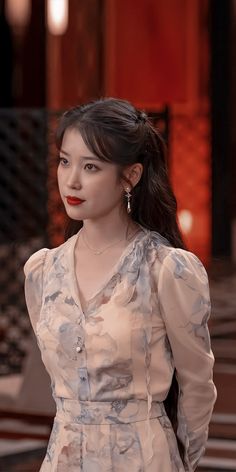 Short Hair Locs, Kpop Aesthetic Wallpaper, Iu Dress, Iu Wallpaper, Hair Locs, Iu Hair, Ponytail Updo, Woman Hairstyles, Lee Jieun