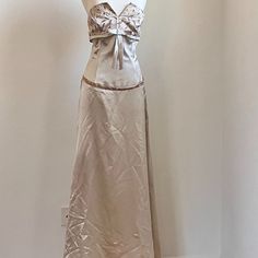 This Dress Looks Like A Night Dress, But It's Not. The Bow In The Back Is Removable. Have Fun Making People Dream Of You All Night! (Also The Dress Is Singled Layered.) Cream Dress Hoco, Dressy Style, Cream Color Dress, Dress Looks, Dressy Fashion, Gold Cream, Cream Dress, Cream And Gold, Style Dress