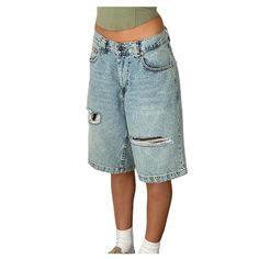 PRICES MAY VARY. Material: Baggy jorts for women, low waisted jean shorts are made of high-quality cotton and polyester fabric. Women y2k baggy jean short, loose denim bermuda shorts, y2k shorts women are comfy and skin-friendly. Feature: Women long jean shorts feature loose fit, wide leg, mid rise, knee length and classic design. baggy jean shorts women, distressed denim midi shorts, cargo jeans blue, low waisted denim shorts, boyfriend jeans, denim bermuda shorts for women. Matching: Carpenter Long Denim Shorts Outfit Summer, Big Jean Shorts, Jean Jorts, Billie Concert, Knee Length Denim Shorts, Baggy Jean Shorts, Long Jean Shorts, Overalls Vintage, Low Waisted Jeans