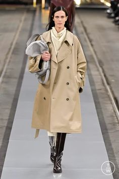 Tagwalk : Le Moteur de Recherche de la Mode 2024 Trends, Ulla Johnson, Thom Browne, Tom Ford, Stella Mccartney, Trench Coat